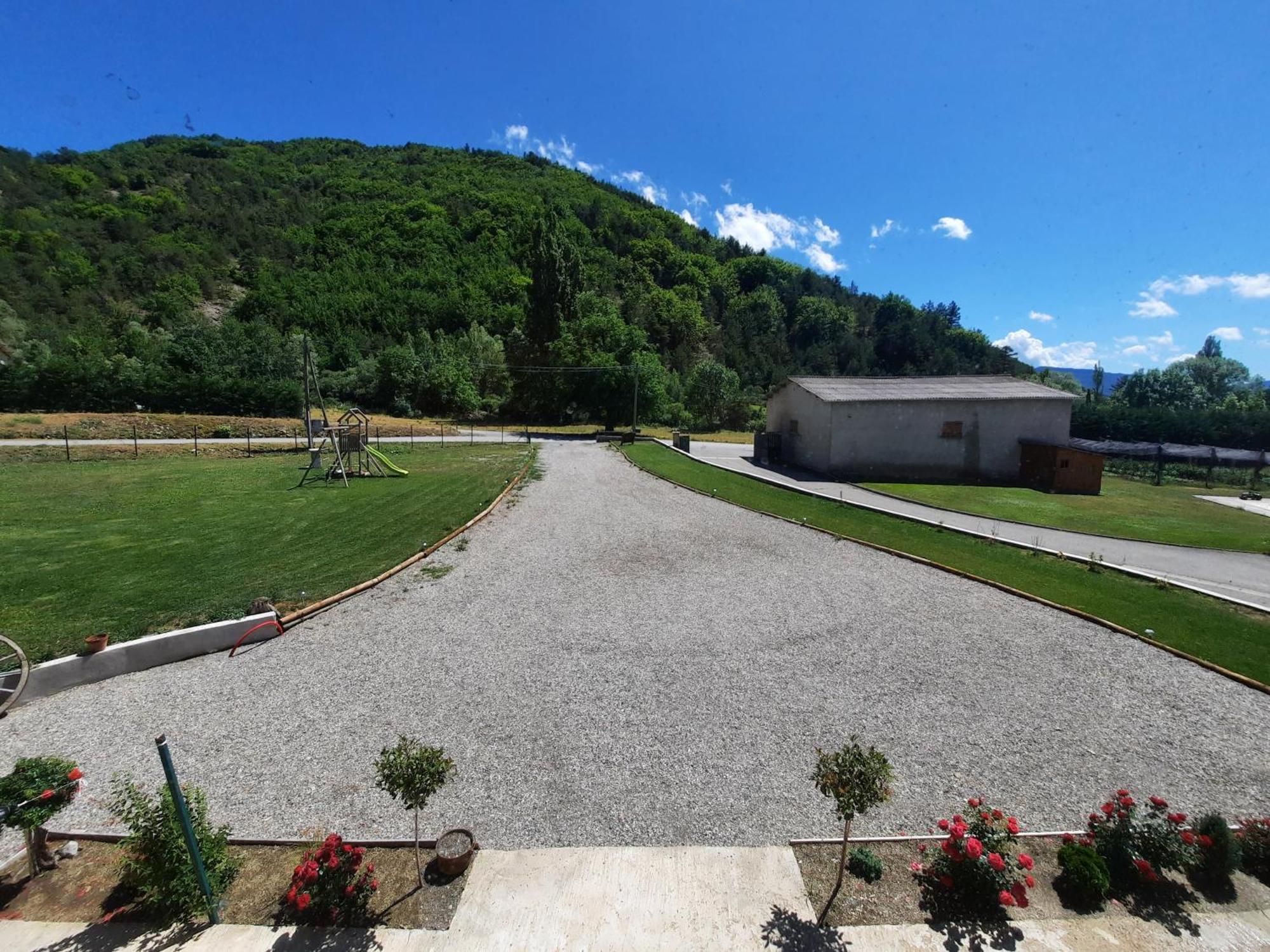 Le Petit Begou Panzió Saint-Auban-d'Oze Kültér fotó